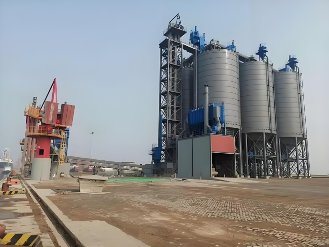 可克达拉高架骨料仓